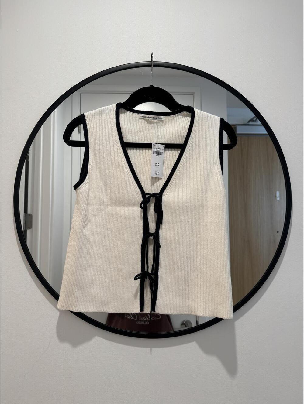 Abercrombie Tie Front V Neck Sweater Vest White Small - Picture 2 of 7